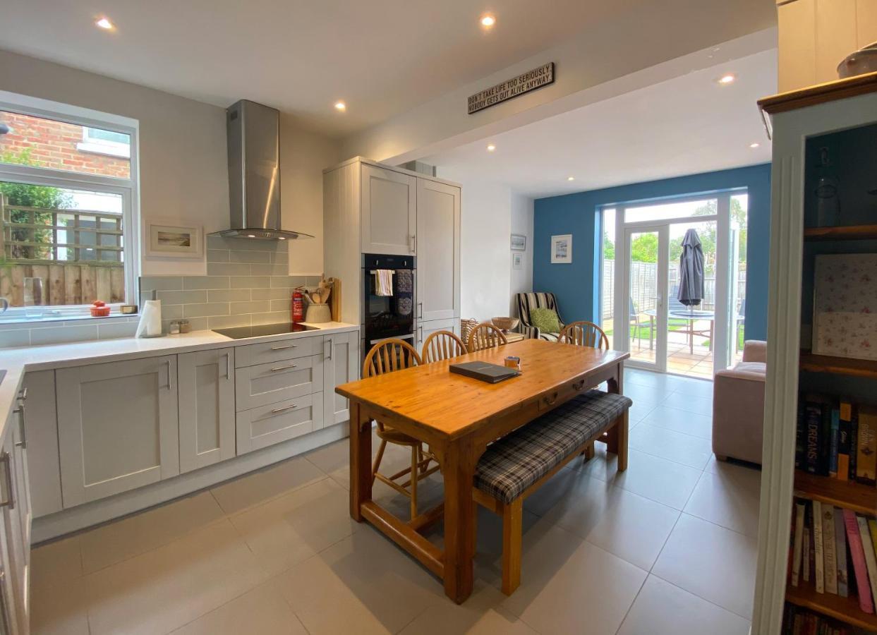 Charming 3 Bed House And Garden, Pet Friendly Villa Борнмът Екстериор снимка